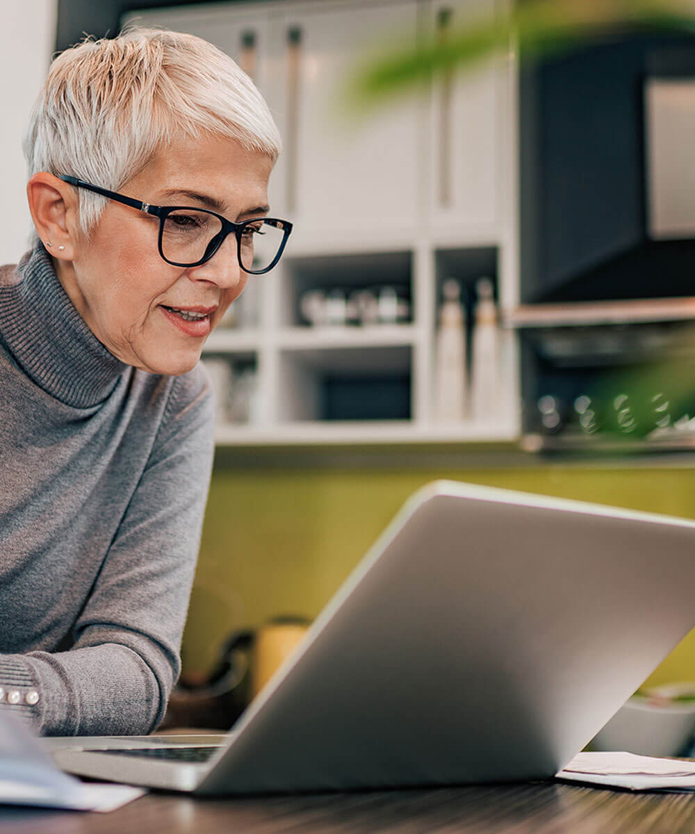 woman using Canvas Studio